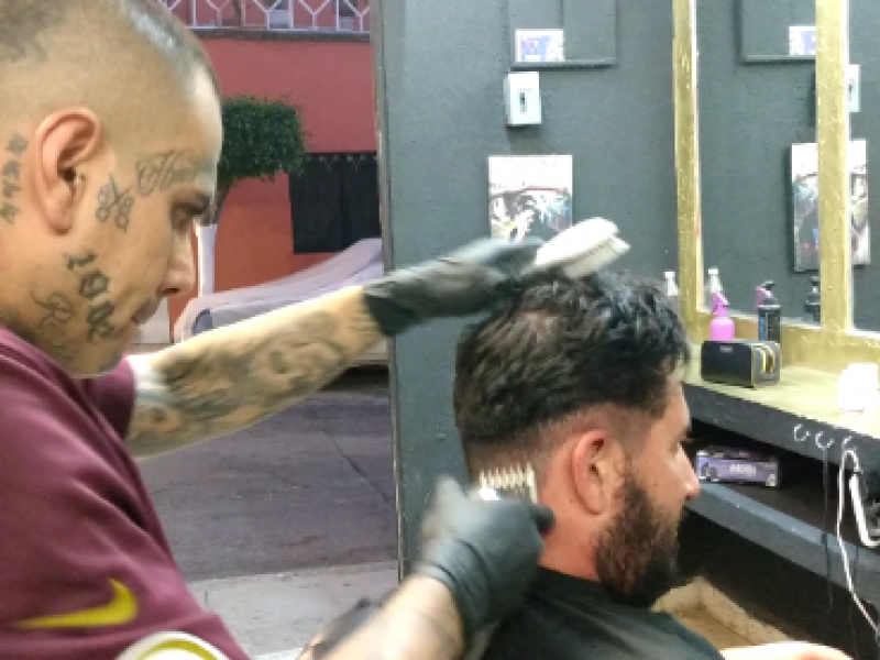 EN BARBERÍA REALIZAN MEDIDAS DE PREVENCIÓN, PERO BAJAN CLIENTES