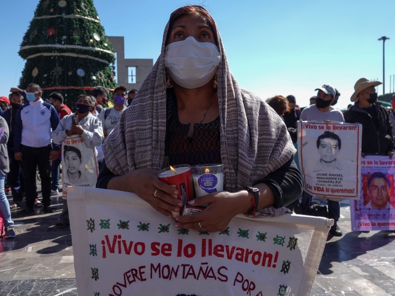 En Basílica de Guadalupe protestan por impunidad en Ayotzinapa