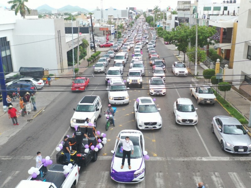 En caravana ciudadanos apoyan iniciativa del PAS