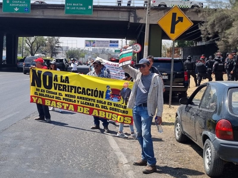 En carretera a Chapala se manifestaron contra la verificación