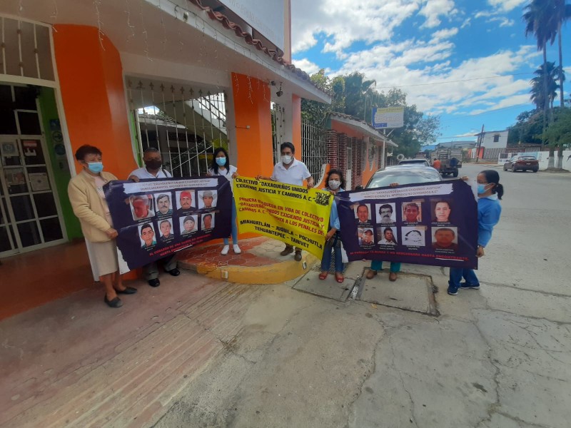 En centros penitenciarios oaxaqueños, familiares buscan a personas desaparecidas