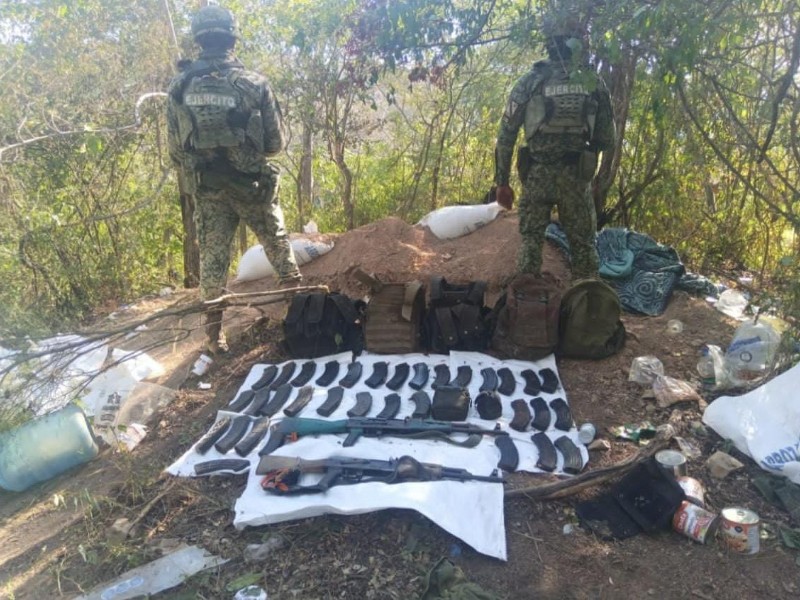 En Concordia aseguran armas, municiones y equipo táctico