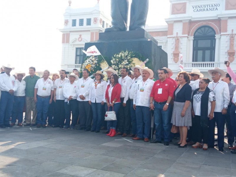 En conmemoración de la Ley Agraria denuncian abandono al campo