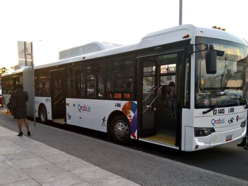 En contra los costos del trasporte público