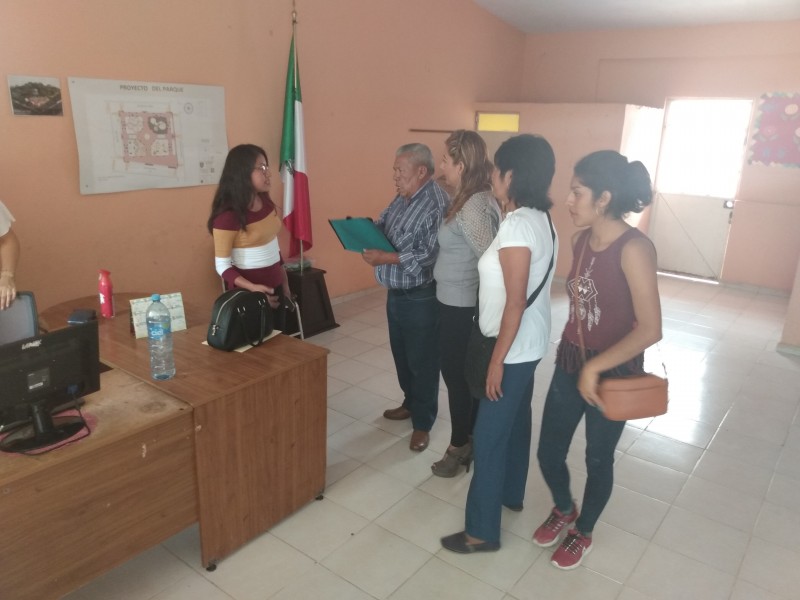 En controversia se realizó la entrega-recepción en Ferrer