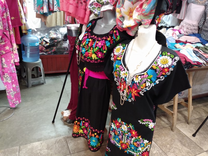 En declive las ventas de ropa tejida para fiestas patrias