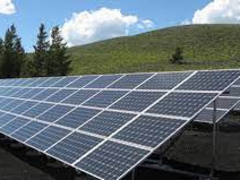 En diciembre concluirá construcción de granja solar