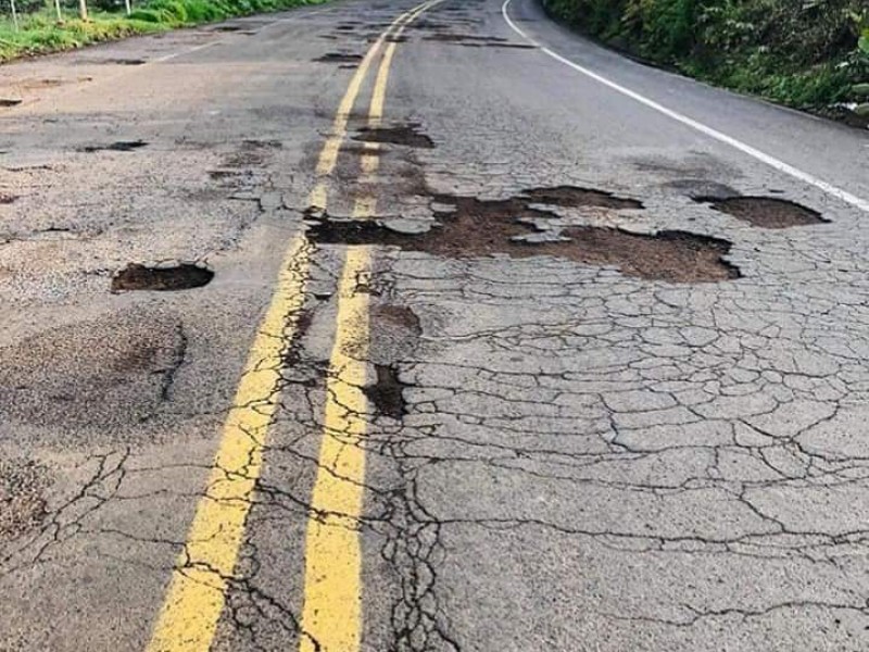 En dos años rehabilitarán carreteras de Michoacán