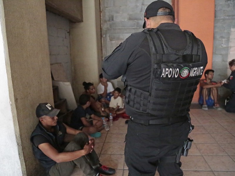 En Ecatepec rescatan a siete migrantes venezolanos