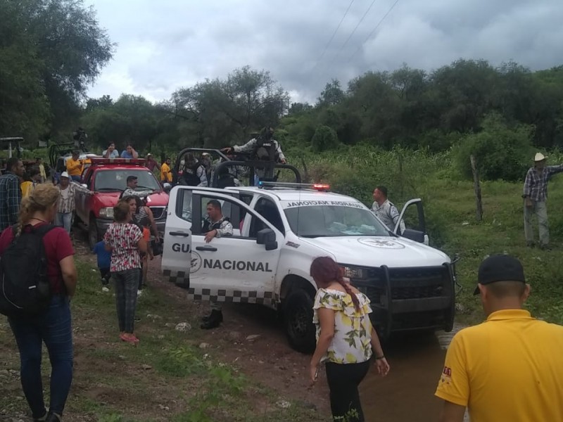 En El Fuerte evacúan a familias de 