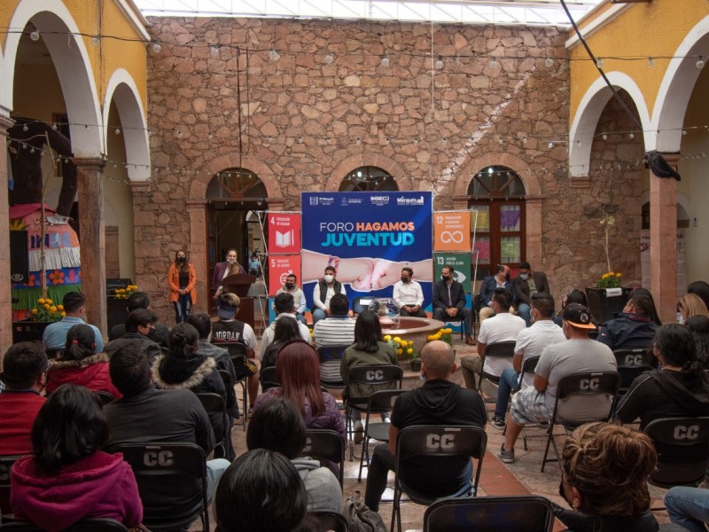 En El Marqués llevan a cabo foro “Hagamos Juventud”