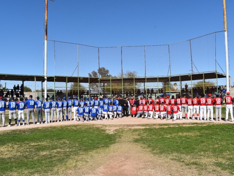 En emotivo homenaje retiran #18 de “El Monito” Lara