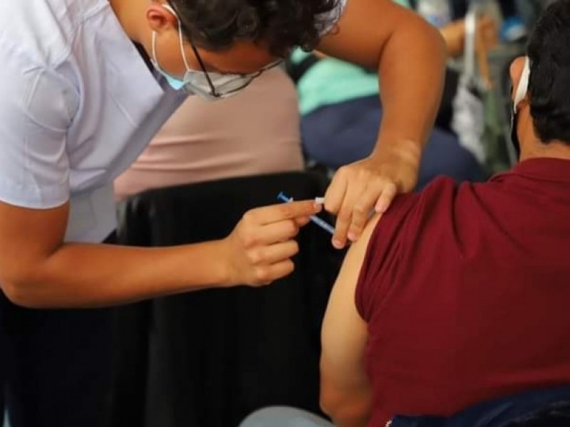 En espera de vacunas antiCOVID rezagados del municipio de Tangancícuaro