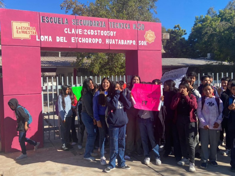 En etchoropo Huatabampo,Toman secundaria por falta de transporte