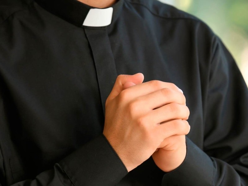 En Guanajuato grupos criminales obligan a sacerdotes pedir permiso para viajar seguros