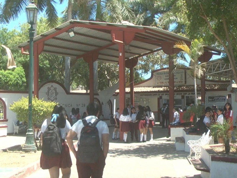 En Guasave escuelas modifican horarios por el frío