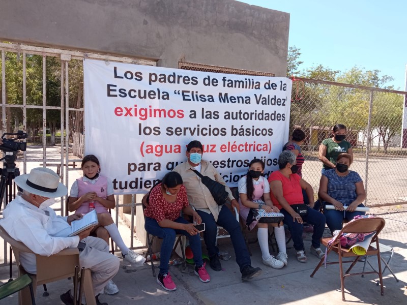 En JJR toman instalaciones de la secundaria Elisa Mena Valdez