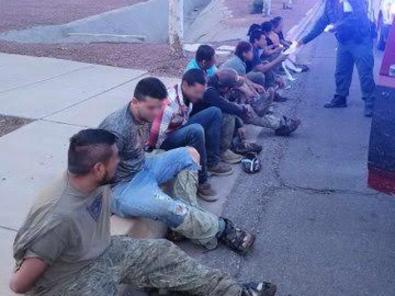 En la frontera de Douglas, Arizona detienen a 12 migrantes