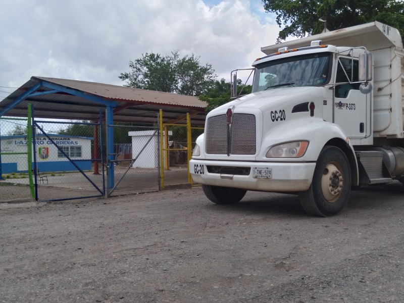 En Las Palmitas demandan reparación de calle principal al poblado