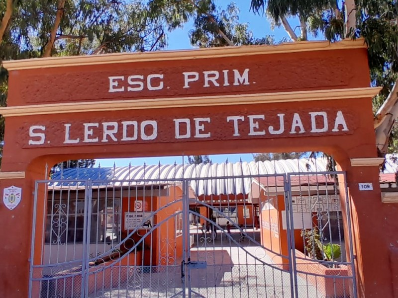 en lerdo de tejada los padres aceptaron libros de texto