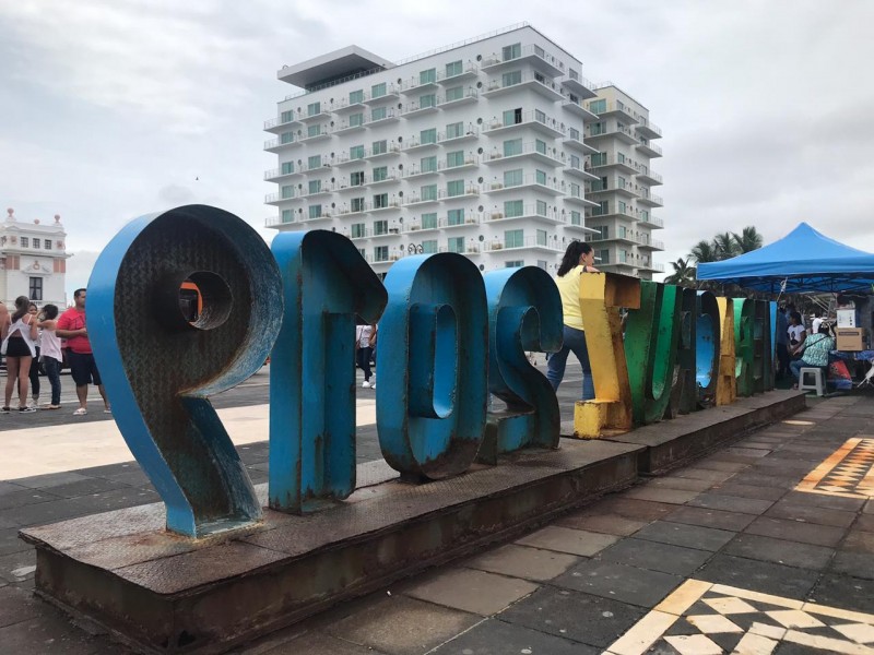 En malas condiciones las letras turísticas de Veracruz