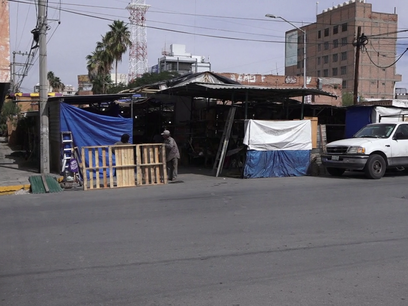 En marcha, instalación del Mercadito Navideño de Torreón