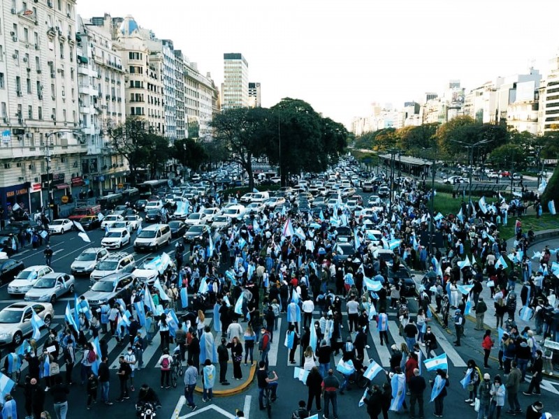 En medio de crisis sanitaria, Argentina presenta protestas contra cuarentena