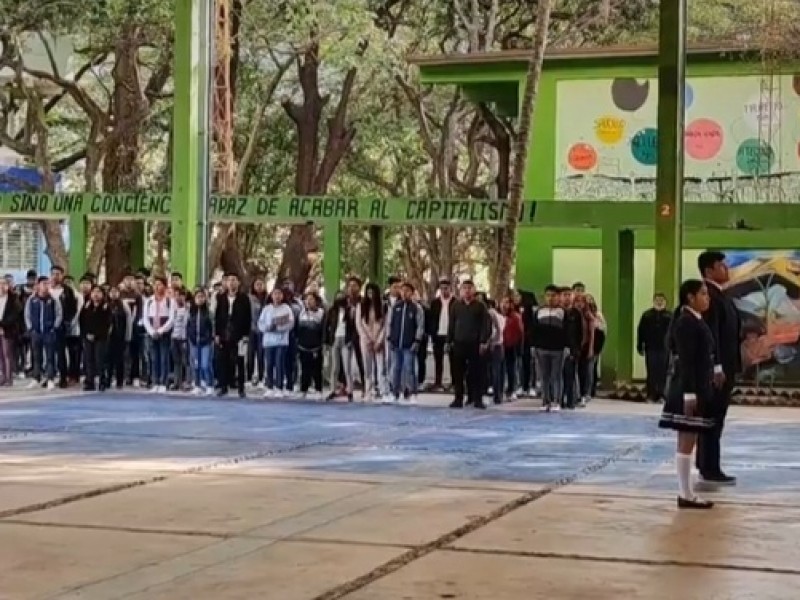 En medio de protestas inician semestre en Escuela Normal Mactumatzá