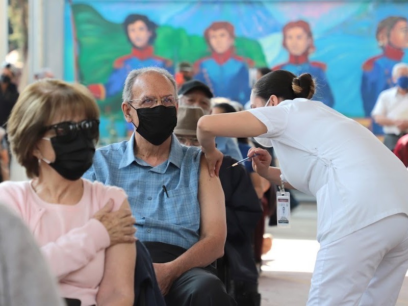 En Michoacán, refuerzo de vacunación a adultos de +60 años