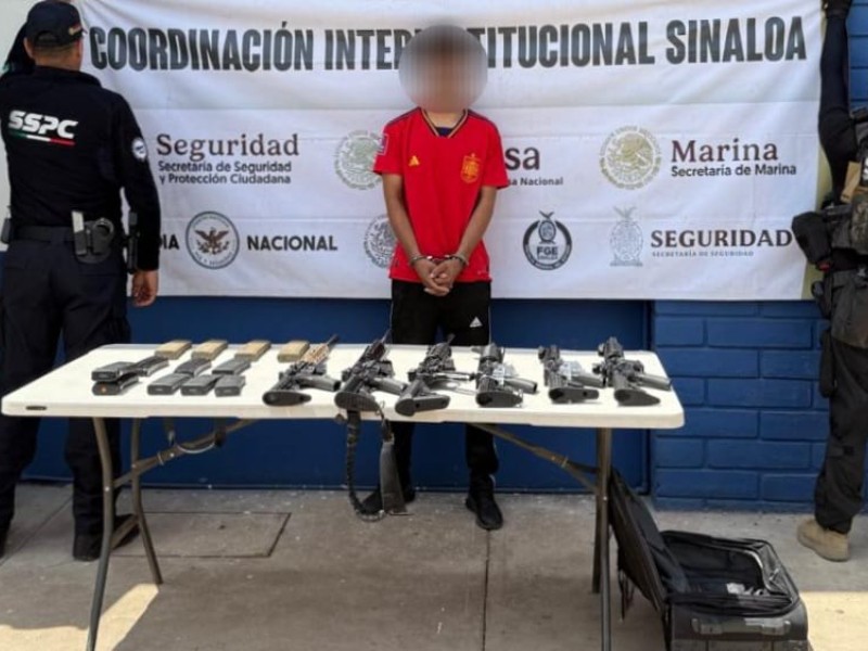 En Navolato detiene a civil y asegura armas largas