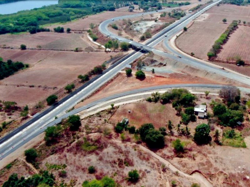 En noviembre concluirá construcción de carretera Barranca Larga-Ventanilla: AMLO