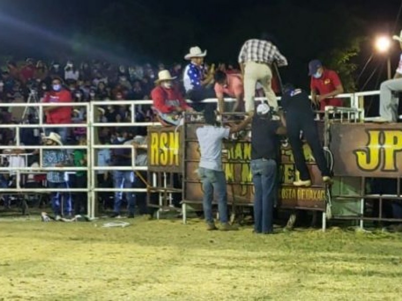 En Oaxaca desafían a la pandemia con jaripeos