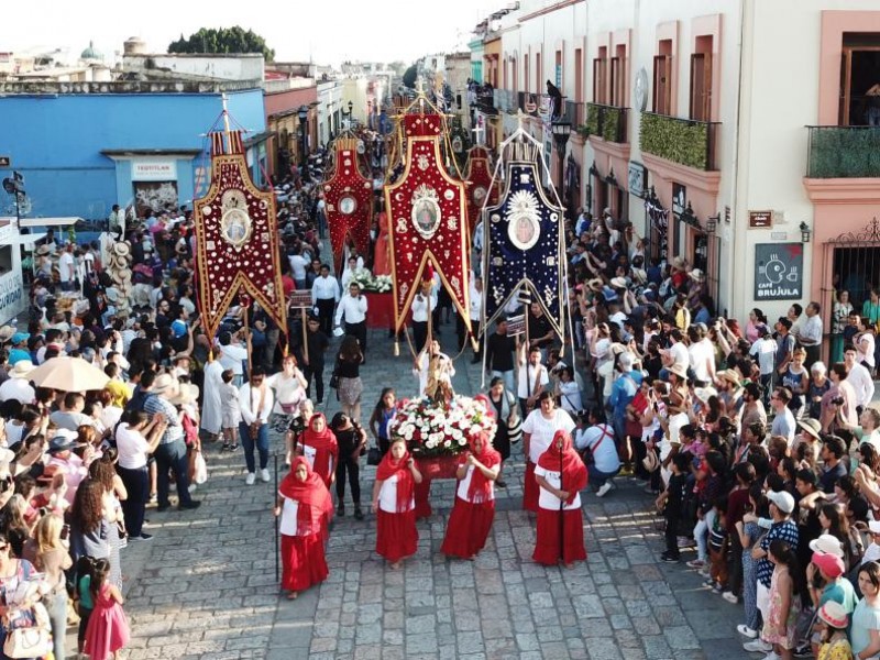 En Oaxaca, miles de personas presenciaron Procesión del Silencio