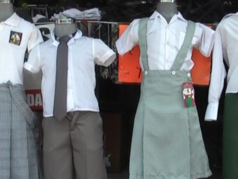 En octubre empezaría entrega de uniformes escolares gratuitos en Sonora