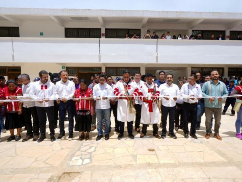 En Oxchuc, Eduardo Ramírez inauguró obras de infraestructura educativa en la Unich