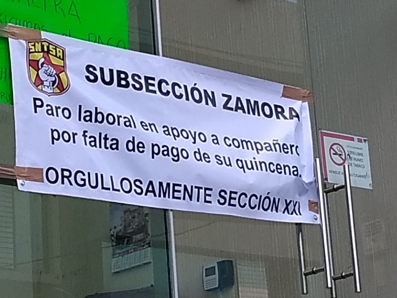 En paro de labores trabajadores del sector salud