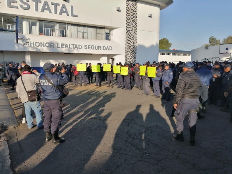 En paro laboral elementos de la policía estatal poblana