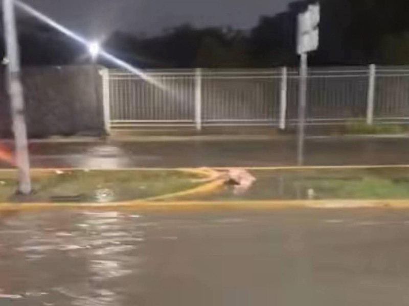 En Peñuelas, dos muertos y dren desbordado tras lluvias
