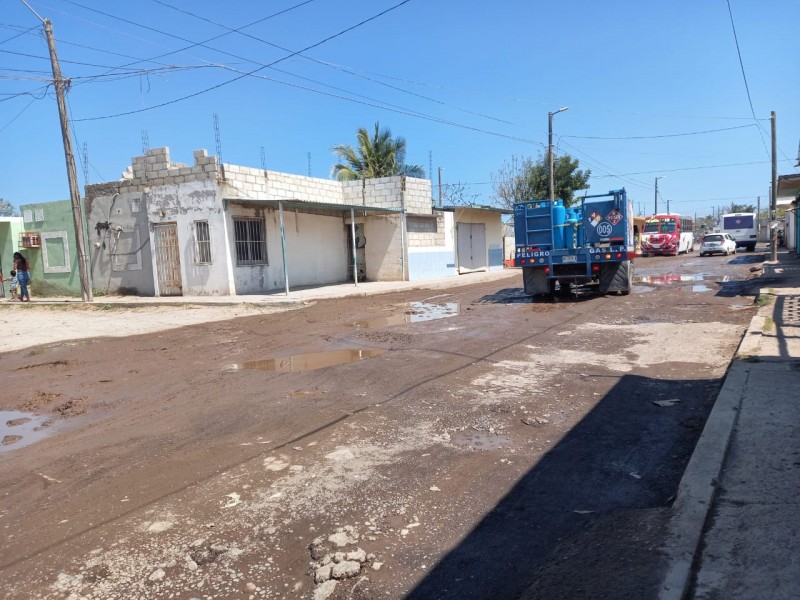 En pésimas condiciones luce la calle Guacamaya de El Fénix