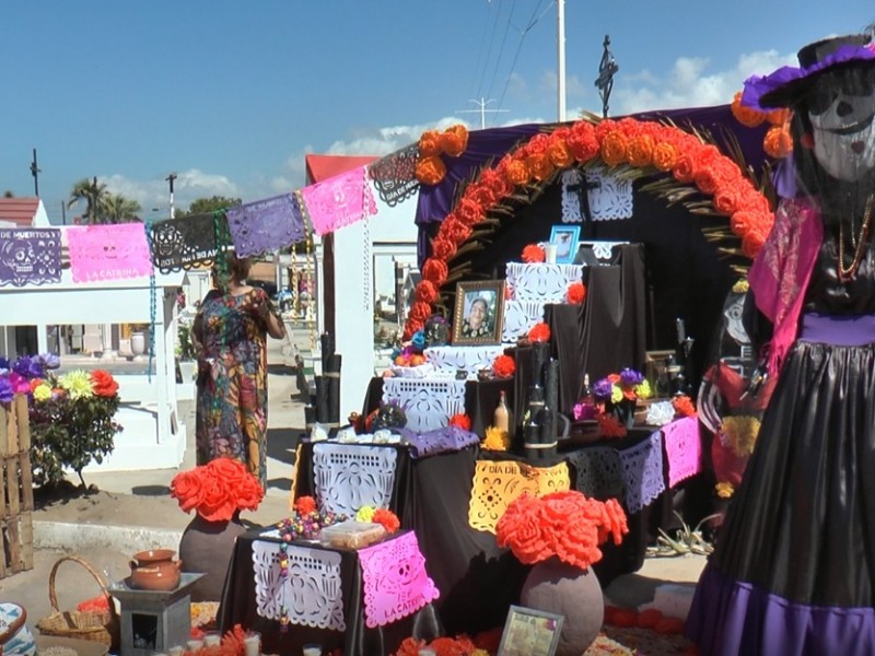 En preparativos para el Dia de Muertos