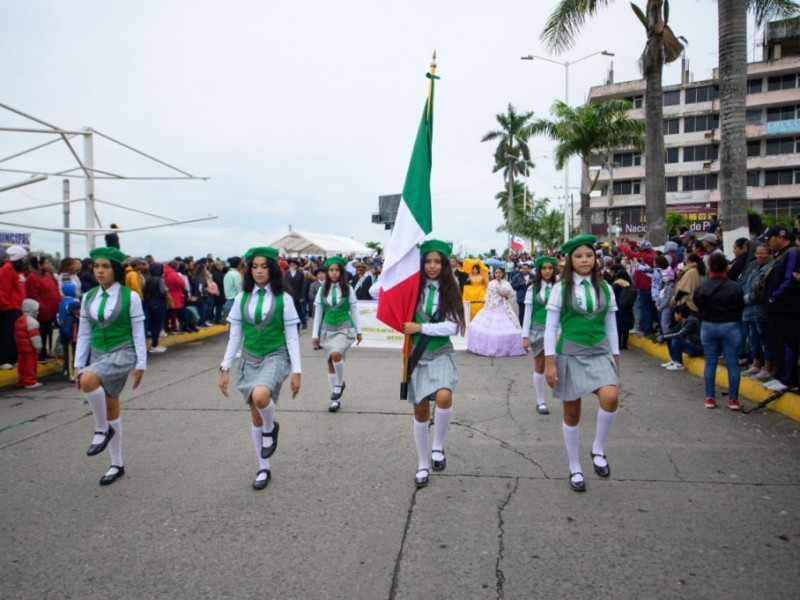 En puerta Desfile de la Revolución Mexicana en Tuxpan