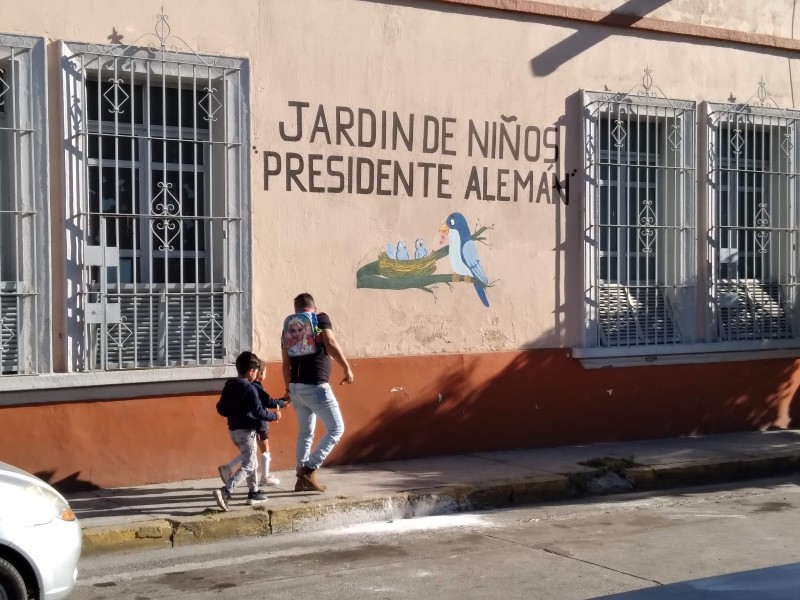 En relativa calma ocurrió el regreso a clases