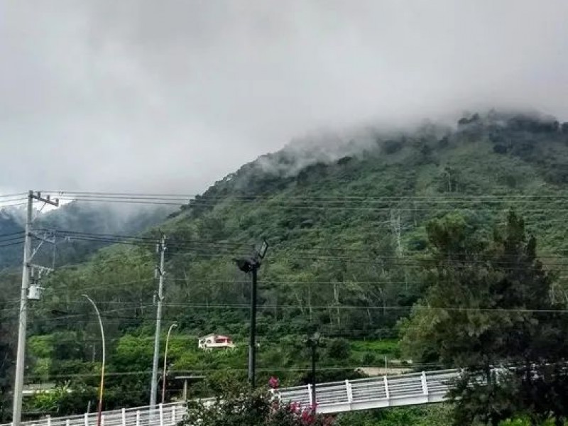 En riesgo ciudadanos por falta de puentes en parque lineal