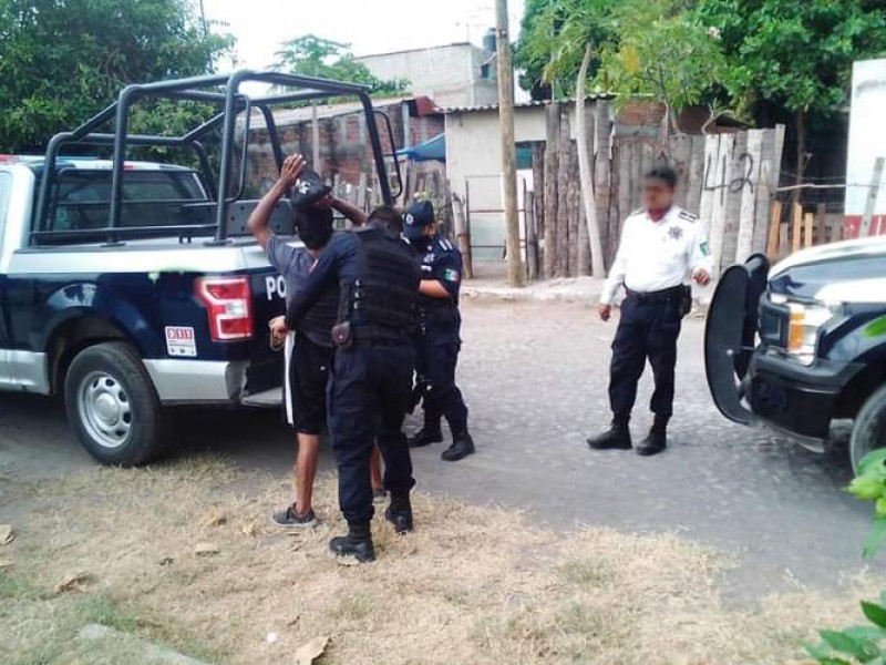 En Tecomán arrestaron a 42 personas por diferentes faltas administrativas