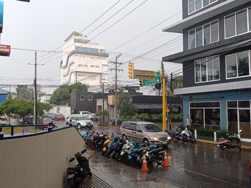 En Temporada de lluvias Maneja con Precaución y evita accidentes