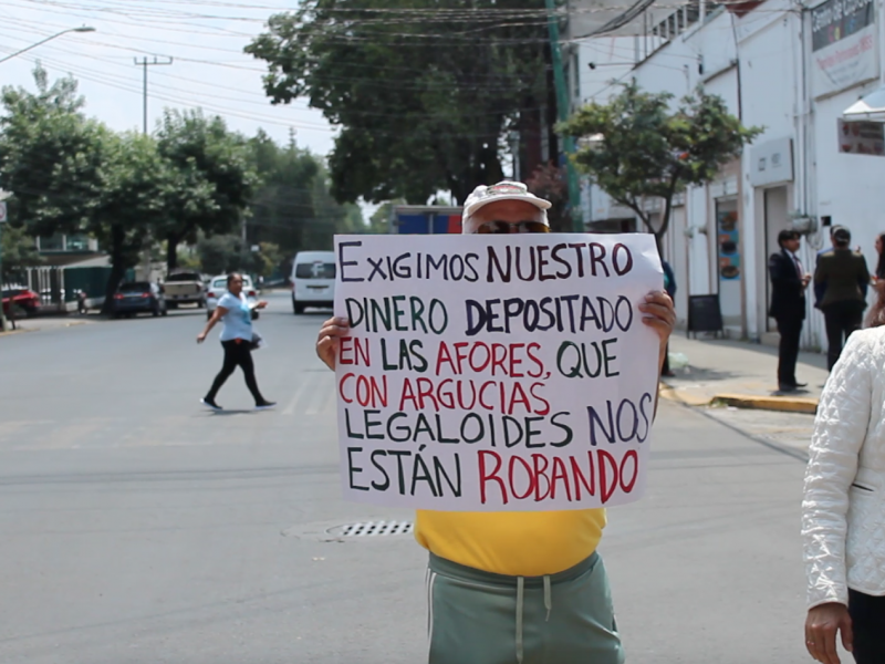 En Toluca exigen pago de afores a agremiados del IMSS