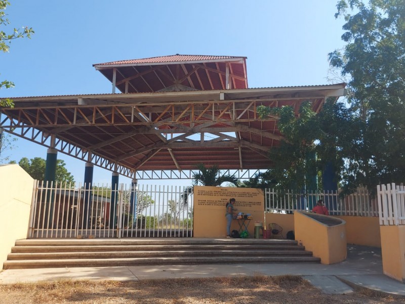 En total abandono CAM de Tehuantepec, carece de servicios básicos