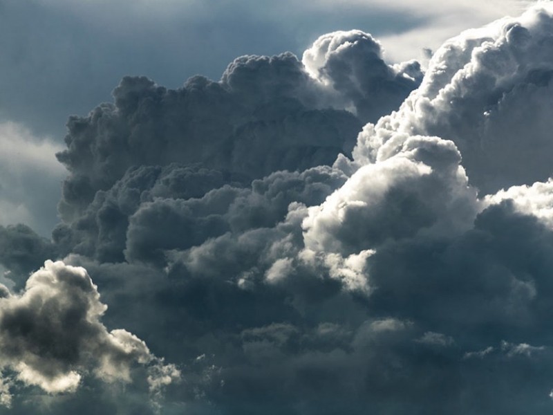 En Totalco, bombardean nubes para evitar que llueva