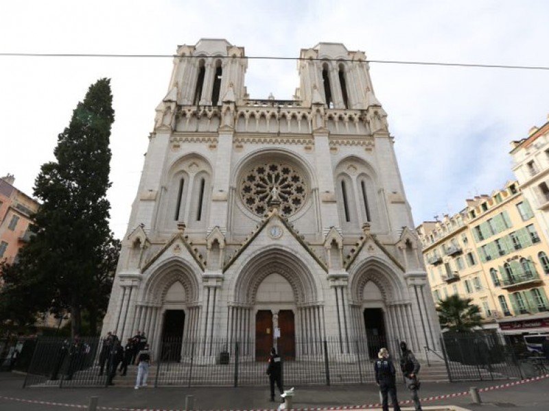 En un día, serie de ataques terroristas sacuden a Francia