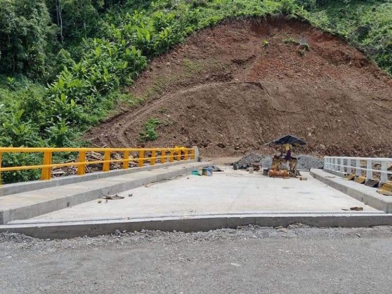 En un mes finalizan construcción de puente en Palapitas